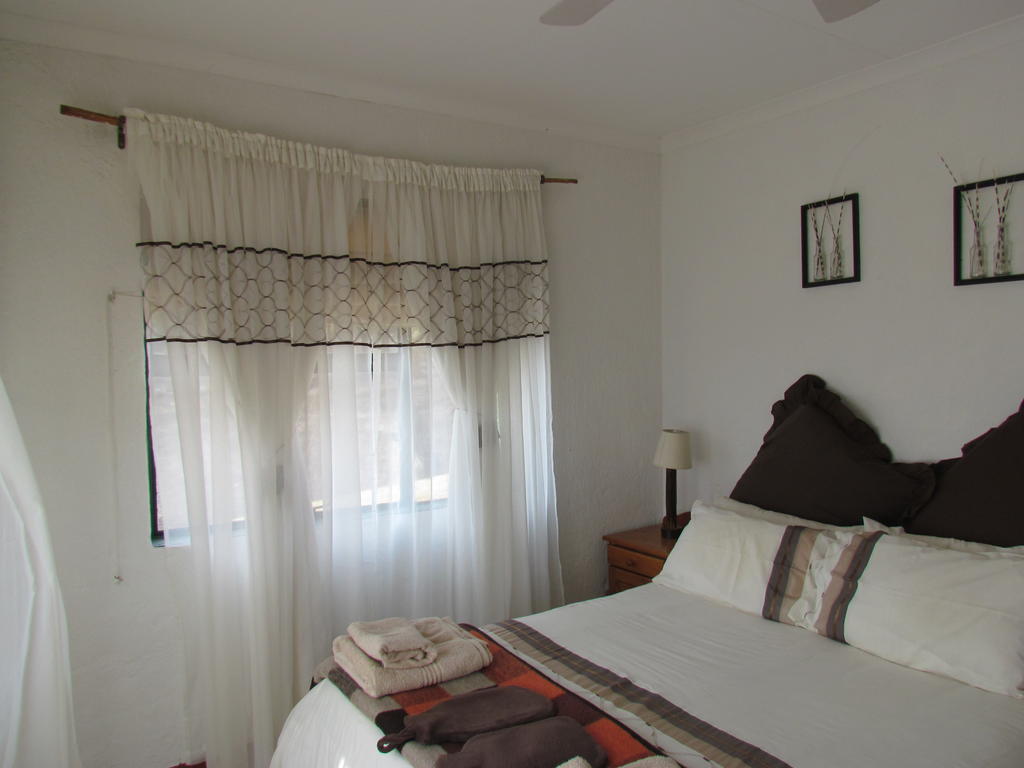 Вілла Pumula Guest Farm Фоурісбург Екстер'єр фото